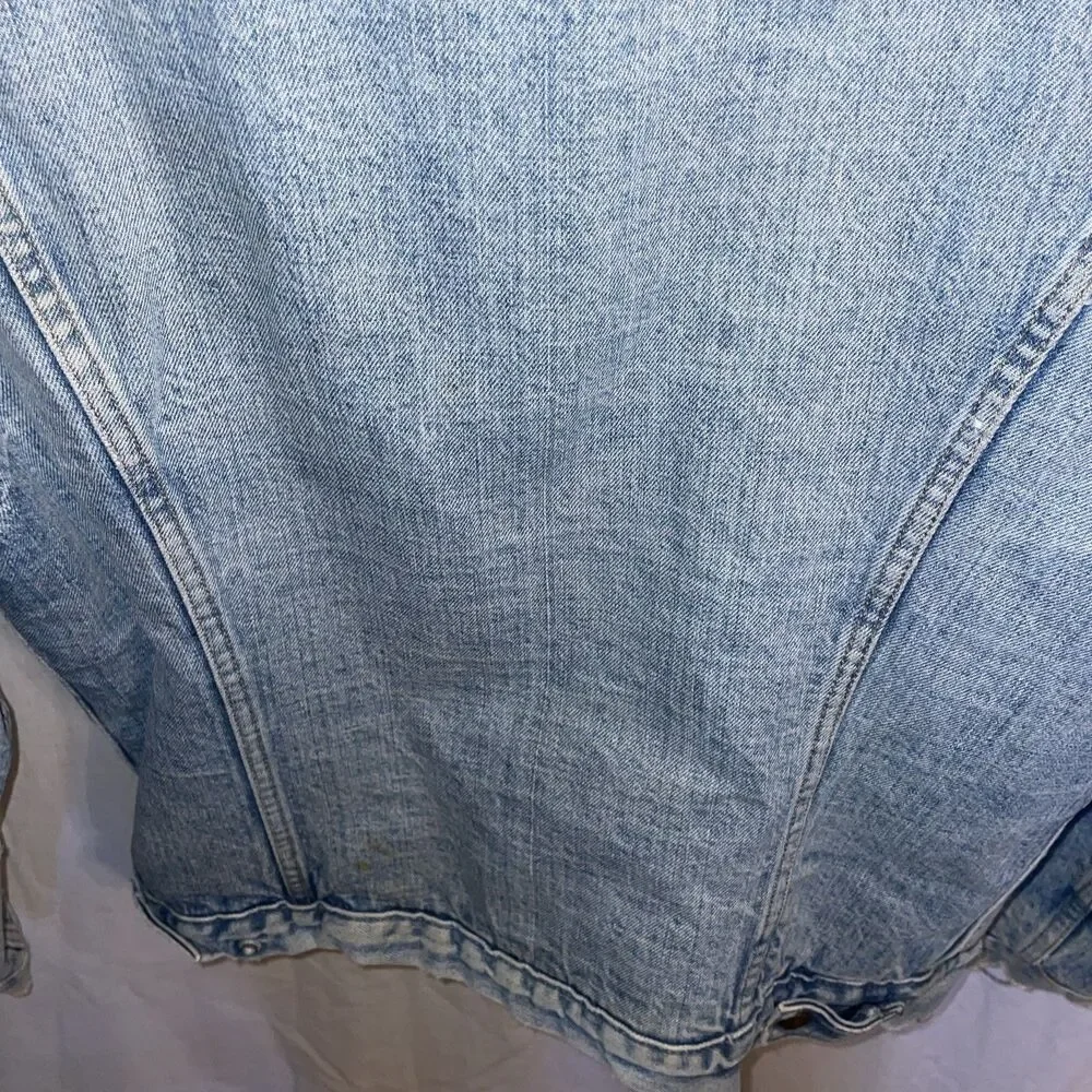 Vintage Levi’s Men’s Fleece Lined Jean Jacket Size 42 U.S. Medium Blue Outdoors